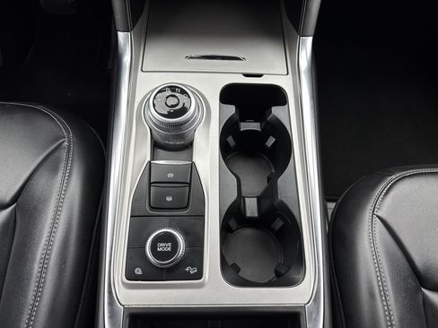 Used 2023 Ford Explorer XLT w/ Equipment Group 202A image 20