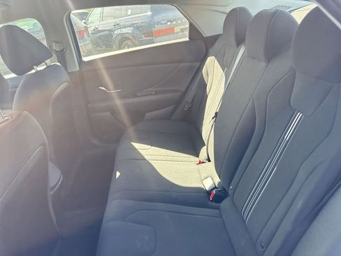 Used 2021 Hyundai Elantra SEL w/ Convenience Package FWD image 15
