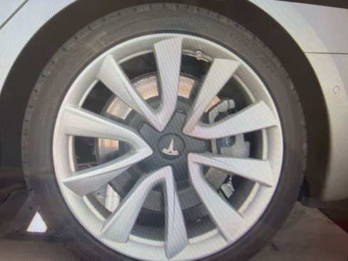 Used 2018 Tesla Model 3 Long Range image 12