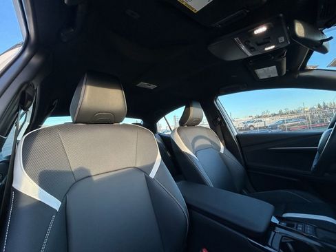 Used 2025 Toyota Camry SE image 27