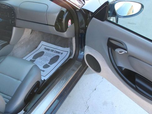 Used 2000 Porsche Boxster image 18