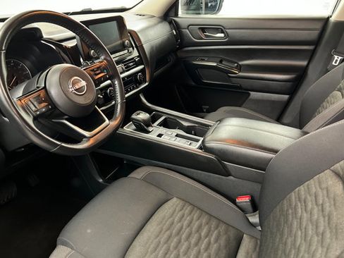 Used 2022 Nissan Pathfinder SV w/ SV Black Package image 15