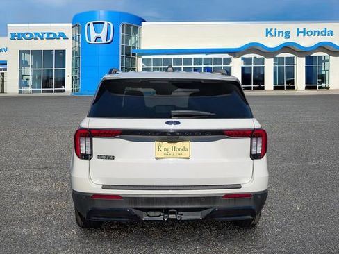 Used 2025 Ford Explorer ST-Line w/ Premium Package image 9