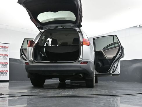 Used 2014 Toyota RAV4 LE image 29