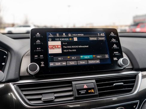 Used 2018 Honda Accord Sport image 30