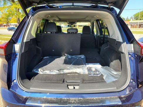 New 2026 Nissan Rogue Platinum image 8
