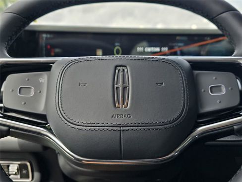 New 2026 Lincoln Nautilus Premier image 20