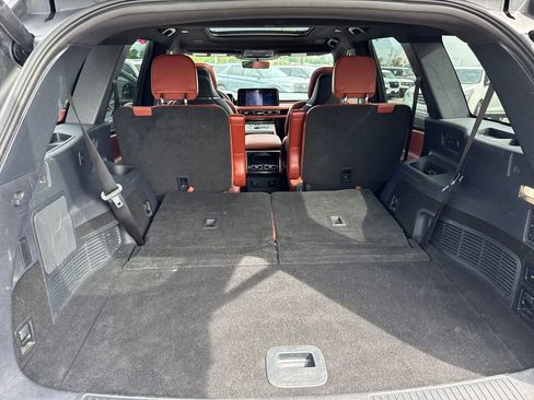 Used 2025 Lincoln Aviator Reserve w/ Equipment Group 201A AWD/4WD image 13
