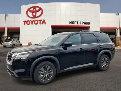 Used 2024 Nissan Pathfinder SV