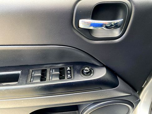 Used 2016 Jeep Patriot High Altitude image 16