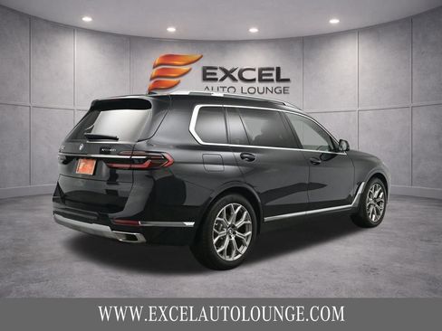 Used 2024 BMW X7 xDrive40i w/ Executive Package AWD/4WD image 9