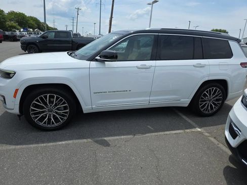 Used 2022 Jeep Grand Cherokee L Summit AWD/4WD image 15