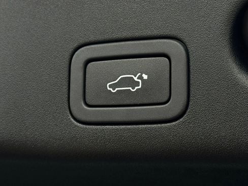 Used 2014 Jaguar XJ L Portfolio RWD image 23