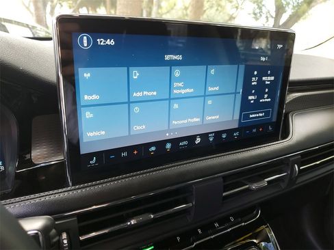 Used 2023 Lincoln Corsair Reserve w/ Jet Appearance Package image 27