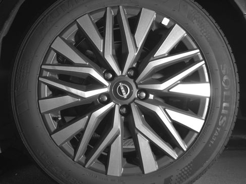 Used 2025 Nissan Altima 2.5 SV image 14