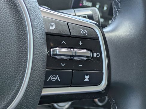 Used 2022 Kia Carnival SX FWD image 27
