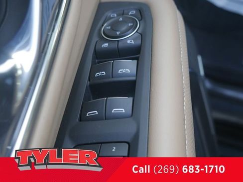Used 2021 Chevrolet Suburban Premier w/ Premium Package AWD/4WD image 24