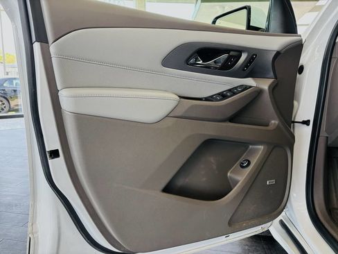 Used 2020 Chevrolet Traverse Premier FWD image 23