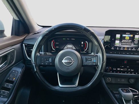 Used 2022 Nissan Rogue Platinum w/ Head-Up Display Package AWD/4WD image 11