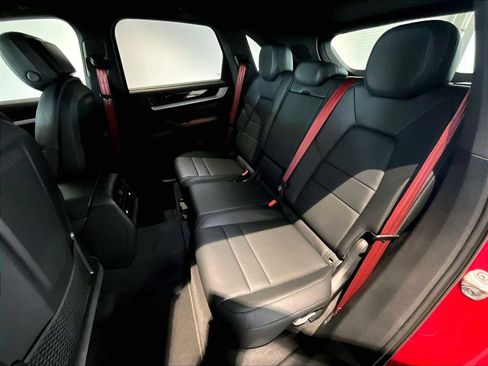 Used 2026 Porsche Cayenne S image 31