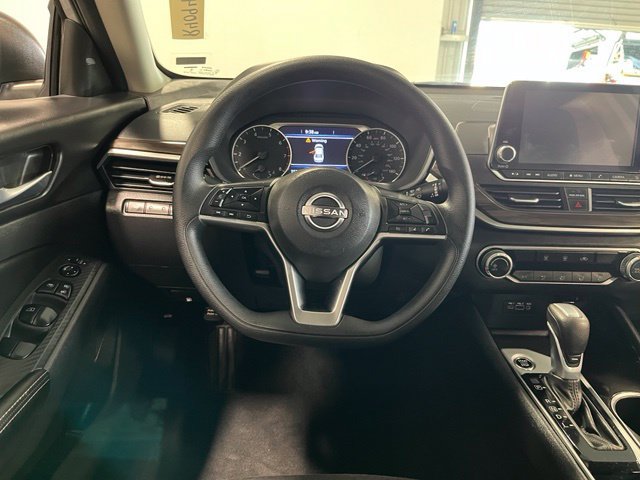 Used 2024 Nissan Altima 2.5 SV FWD image 22