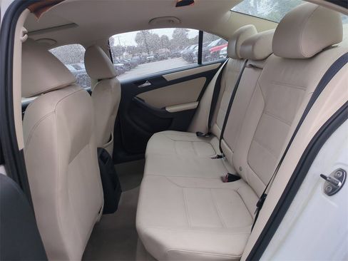Used 2011 Volkswagen Jetta SE image 14
