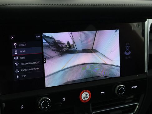 Certified 2026 Porsche Macan AWD/4WD image 17