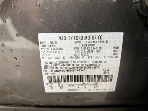 Used 2025 Ford Explorer Active AWD/4WD image 29