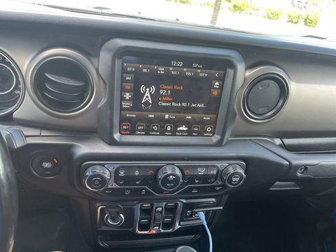 Used 2021 Jeep Gladiator Sport AWD/4WD image 8