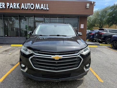 Used 2019 Chevrolet Traverse LT FWD image 2