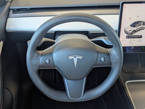 Used 2021 Tesla Model Y Long Range image 16