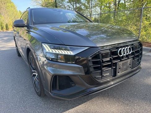 Used 2019 Audi Q8 Prestige w/ Luxury Package image 3