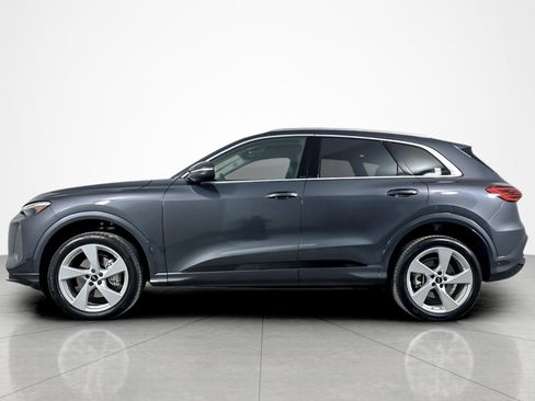 Used 2025 Audi Q5 Premium Plus w/ Premium Plus AWD/4WD image 2