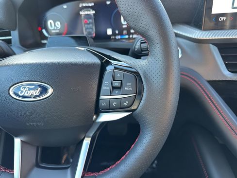 Used 2025 Ford Explorer ST-Line w/ ST-Line Street Pack image 16