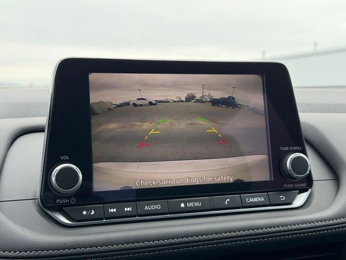 Used 2024 Nissan Rogue SV w/ SV Premium Package image 28