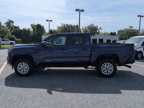 Certified 2024 Toyota Tacoma SR5 AWD/4WD image 7