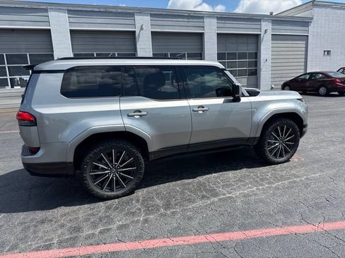 Used 2025 Lexus GX 550 AWD/4WD image 8
