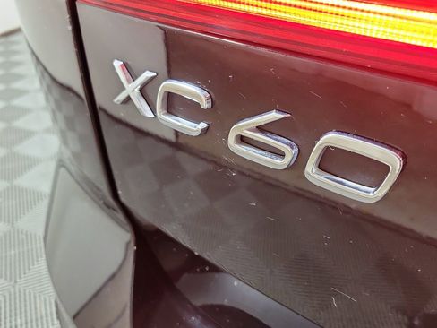 Used 2024 Volvo XC60 B5 Plus w/ Climate Package AWD/4WD image 8
