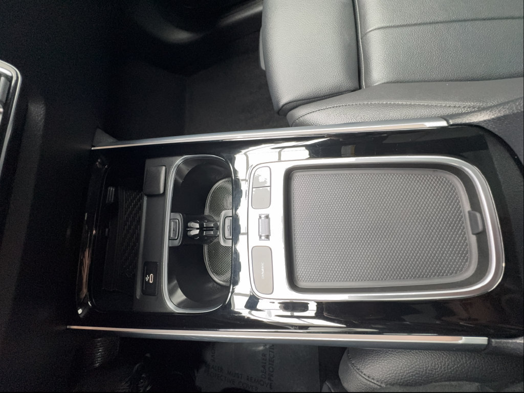 Used 2025 Mercedes-Benz GLB 250 4MATIC image 46