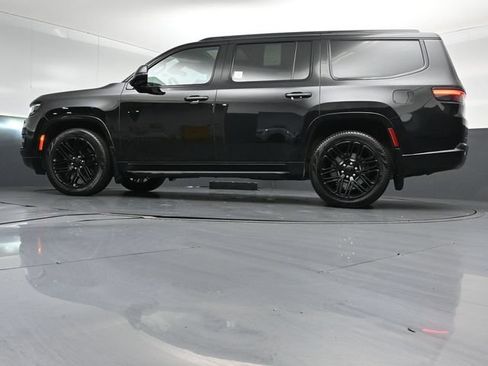 Used 2023 Jeep Wagoneer Series II AWD/4WD image 41