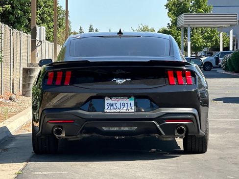 Used 2024 Ford Mustang Coupe RWD image 7