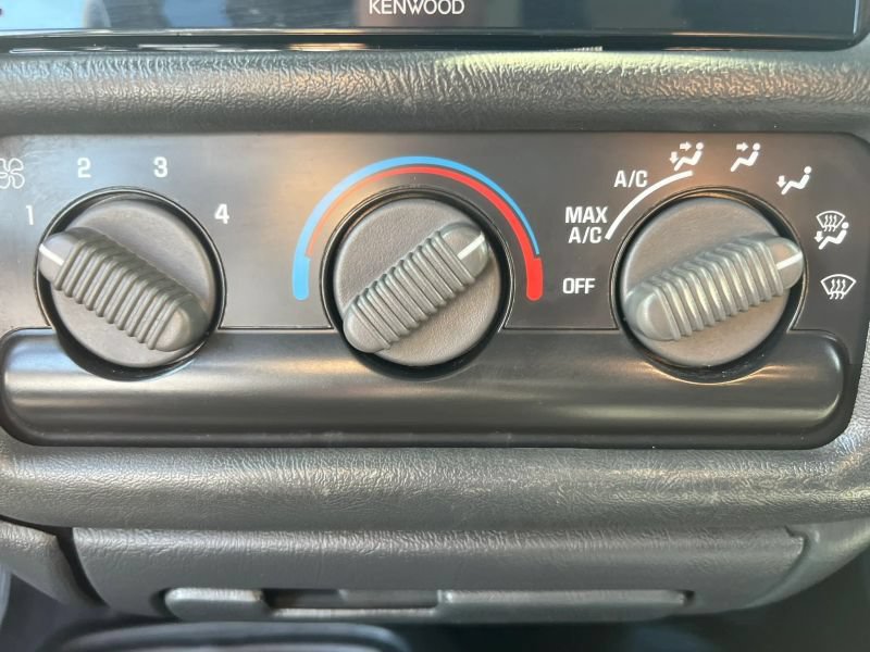 Used 2003 Chevrolet S10 Pickup 2WD Extended Cab image 24