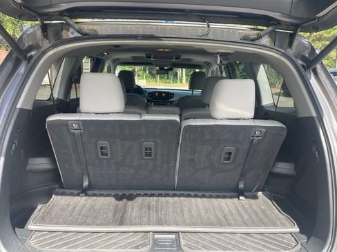 Used 2019 Honda Pilot Touring image 8