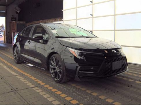 Used 2024 Toyota Corolla SE FWD image 4