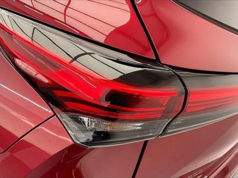 Used 2021 Toyota Highlander XLE image 30