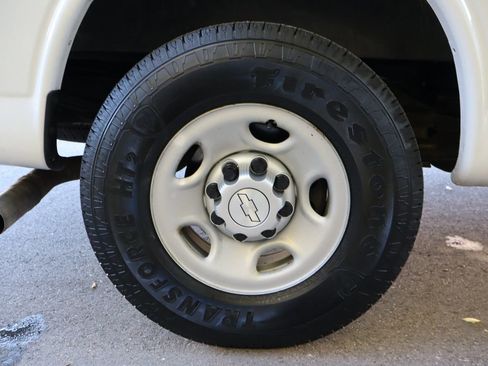 Used 2017 Chevrolet Express 2500 LS image 39