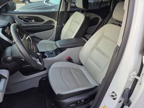 Used 2024 GMC Terrain SLT AWD/4WD image 11