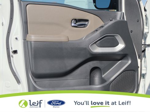 Used 2022 Nissan Frontier SV w/ Technology Package image 10