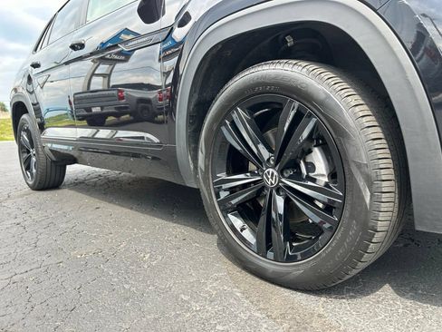 Used 2023 Volkswagen Atlas Cross Sport SEL R-Line AWD/4WD image 11