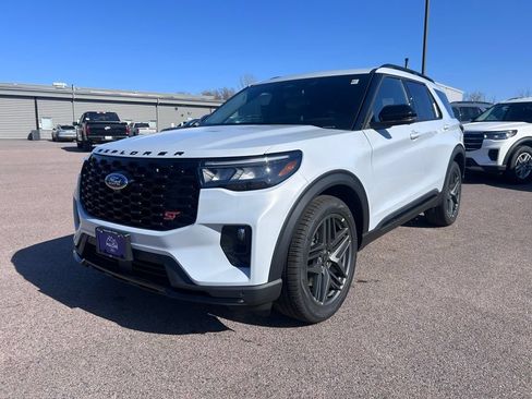 New 2026 Ford Explorer ST w/ Sun And Sound Package AWD/4WD image 10